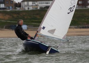 Tactically ahead of many - Peter Downer takes his Comet into fourth place