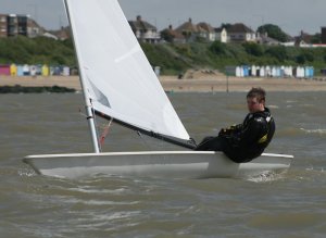 Robert Gutteridge - heading towards the finish line and victory in the race for the Toppo Single Helm Trophy