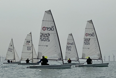 The leading boats at the start of the long distance race