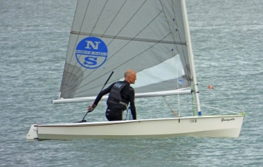 The Solo of Paul Jackson manages to overtake Robert Gutteridge on the way out to Seaward
