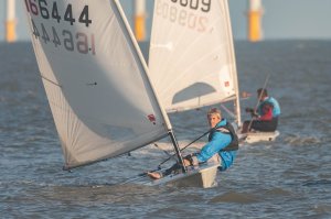  Jono Dunnett powers his Laser into first place