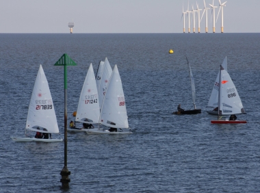 They're off, at the start of the Wednesday evening racing