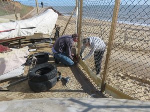 Fixing the sand barrier