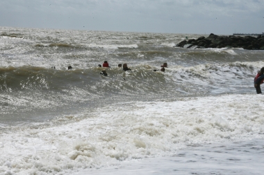 My friend's giving me a wave - I'll keep it in a bucket